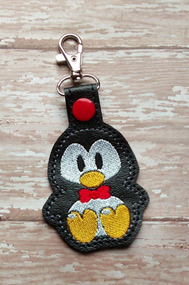 ITH Digital Embroidery Pattern for Set of 2 Penguin Snap Tab / Key Chains, 4X4 Hoop